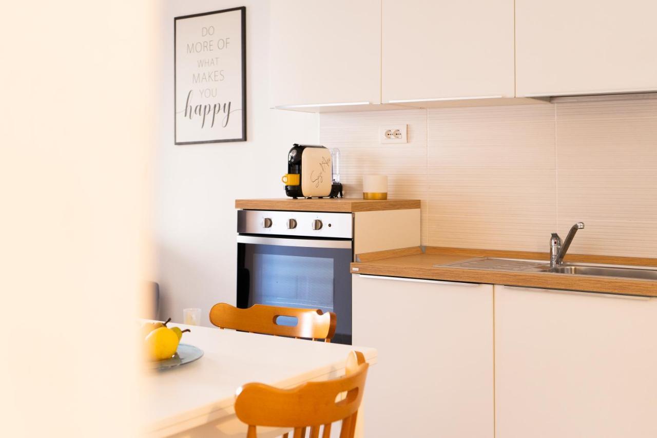 Sun Light Apartment Tortoli Exterior photo